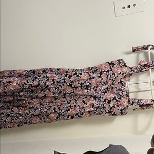 Floral Sleeveless Dress
Girls size 14 equal to SX